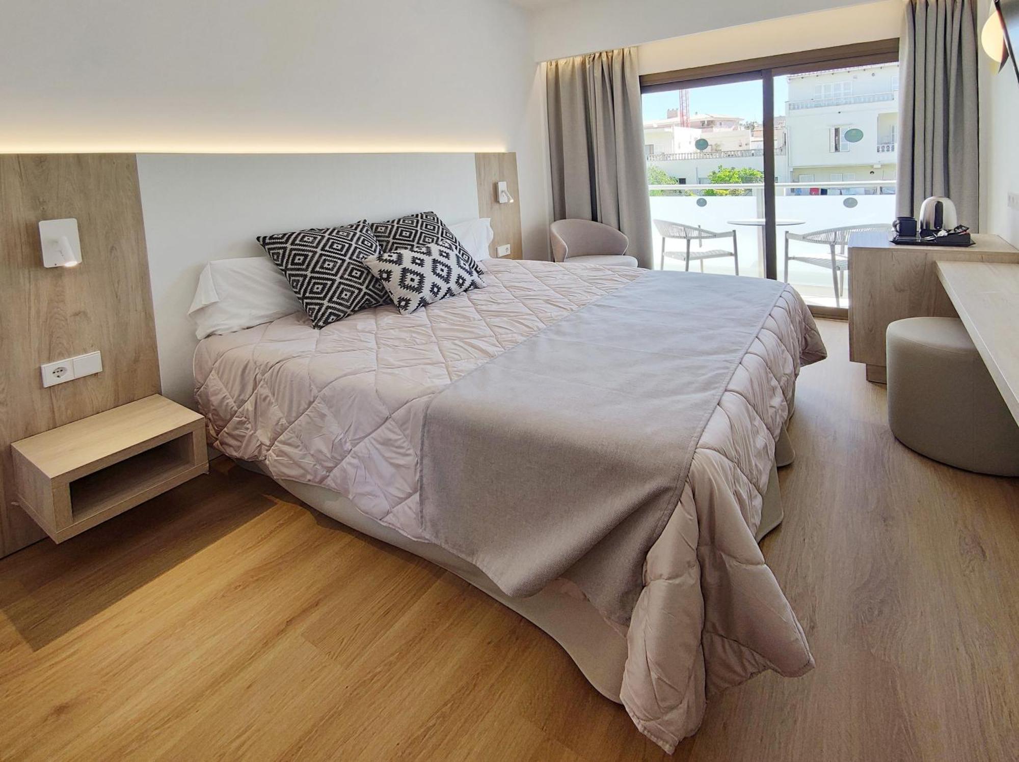 Flacalco Hotel & Apartments Cala Ratjada  Bagian luar foto