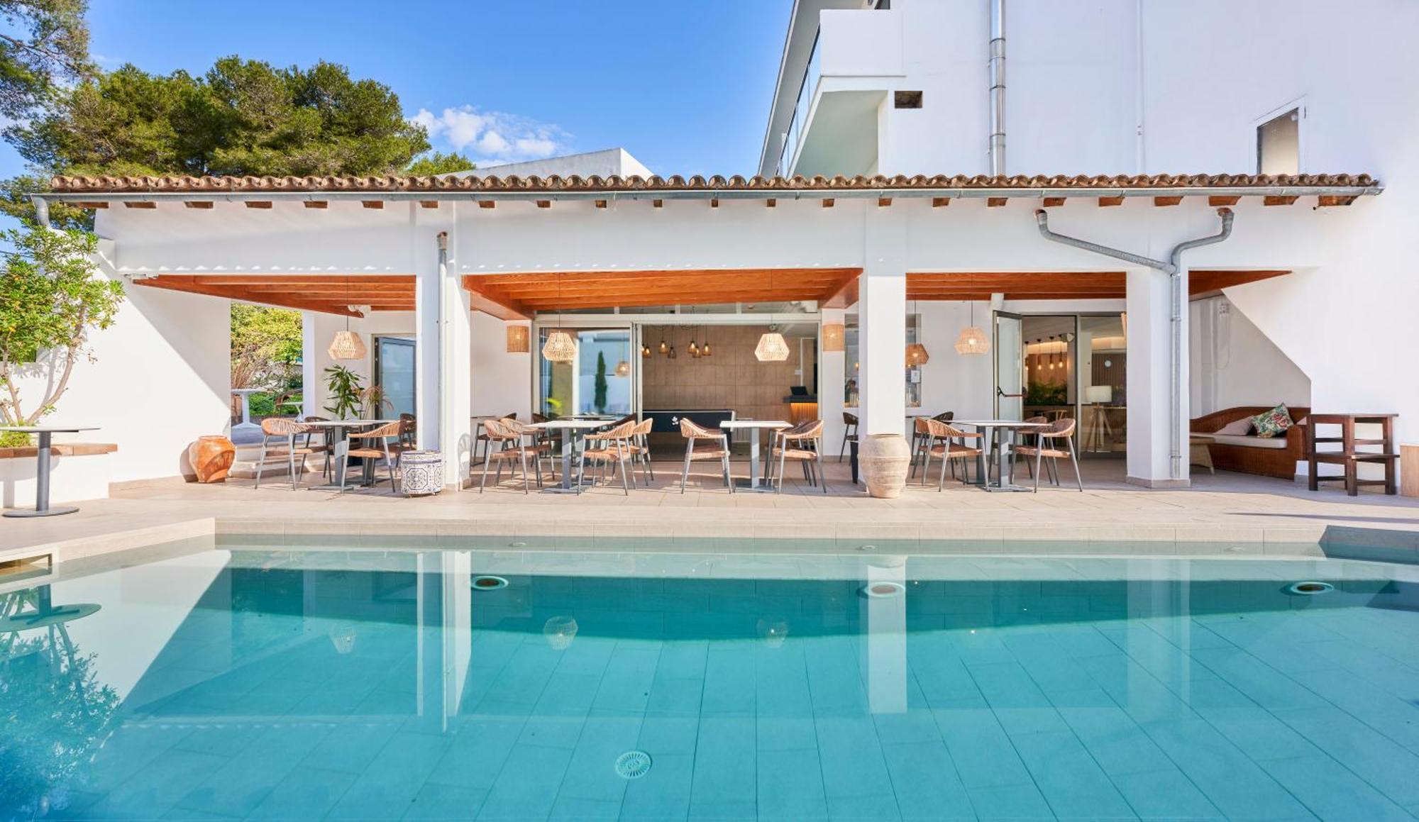 Flacalco Hotel & Apartments Cala Ratjada  Bagian luar foto