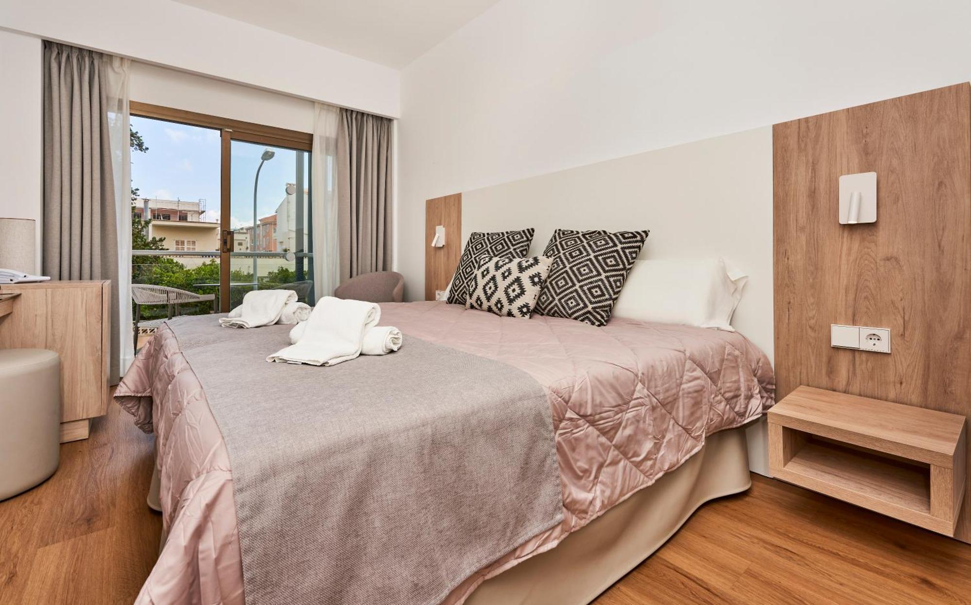 Flacalco Hotel & Apartments Cala Ratjada  Bagian luar foto